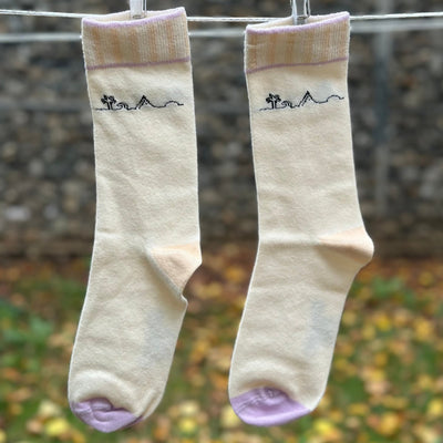 Island Wave – Bio-Baumwollsocken mit Wellen & Insel-Feeling - Ungerade Wien